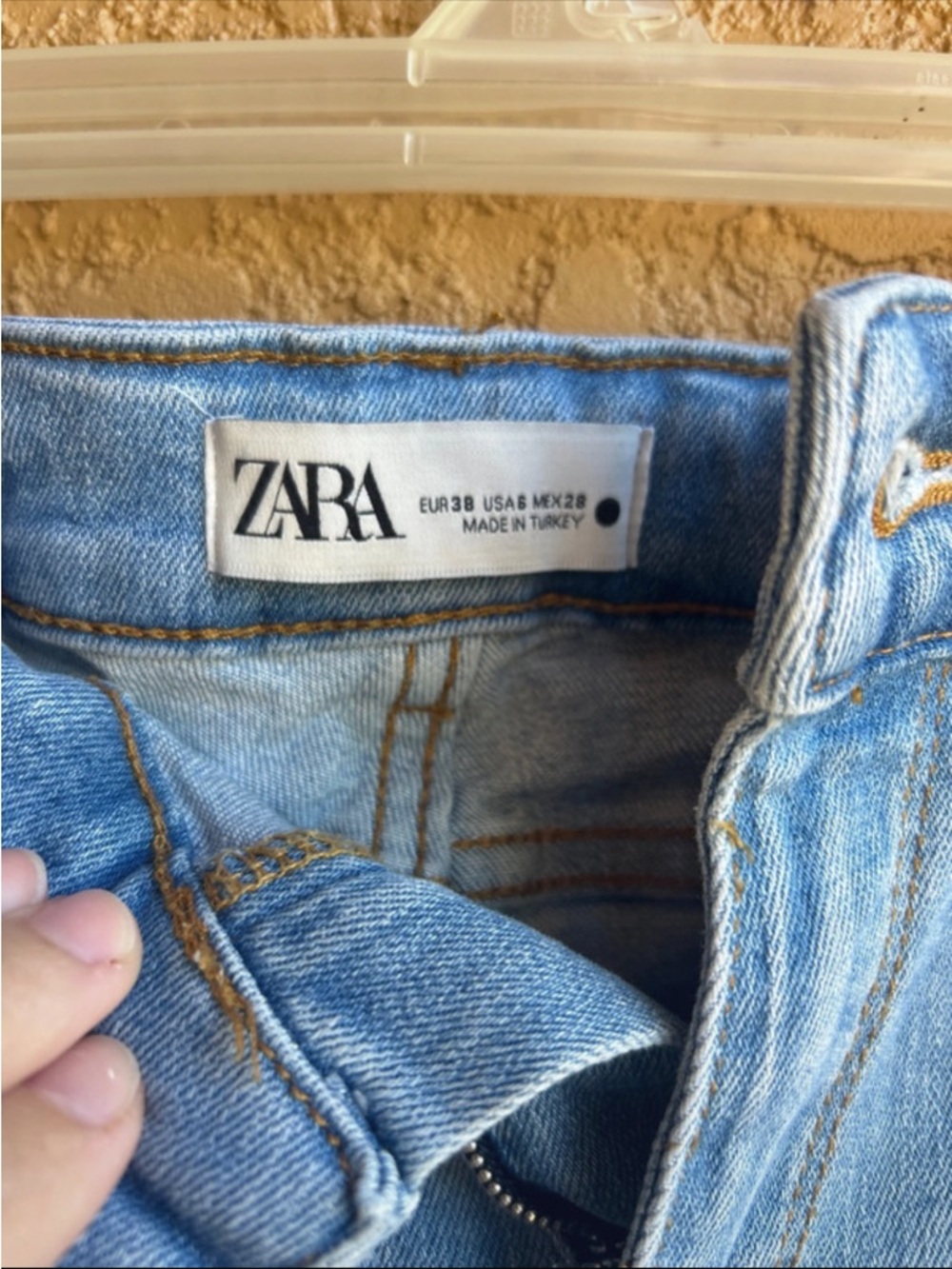 ZARA Light Wash High-Rise Women’s Jeans